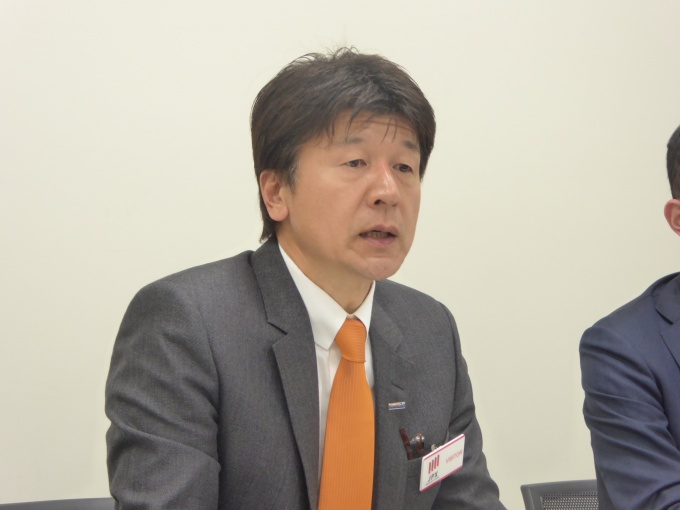 「利益率重視の体制構築を目指し、各事業を展開していく」と述べる安藤氏