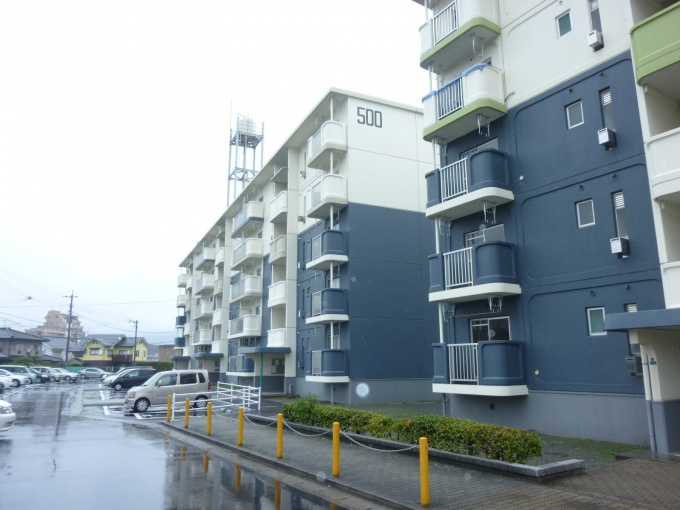 「本城中央団地500棟」外観