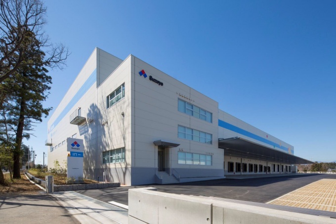 「ロジスクエア日高」外観