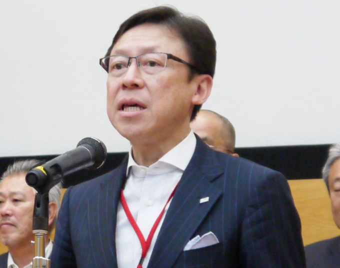 「真に価値のある高齢者の住まいを求める方々に、われわれだからこそ提供できる情報を直に発信したい」と挨拶する森川悦明高経協会長