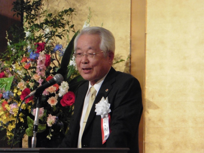 「今年度事業として千葉宅建支援センターを設立し、会員支援を進めていく」と語る八代 勝会長