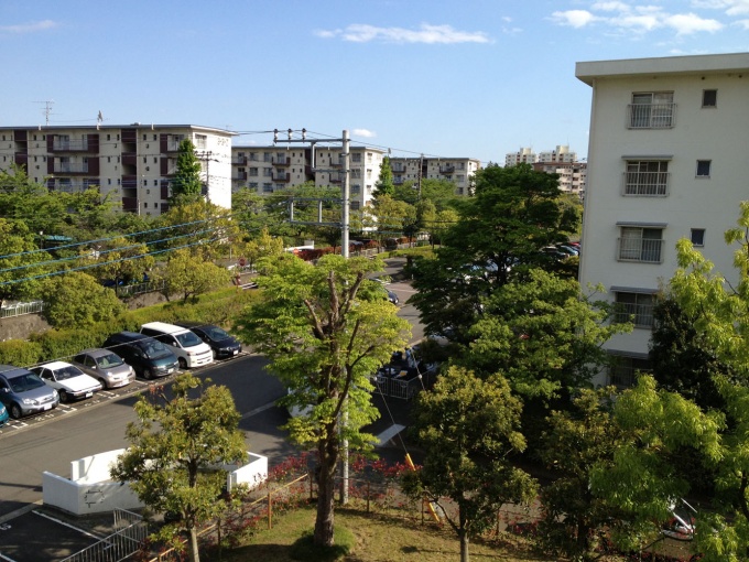 豊かな環境や贅沢な住棟配置など、団地の良さを生かし、再生を図ることで若者を呼び込む(写真はイメージ、写真提供:団地再生事業協同組合)