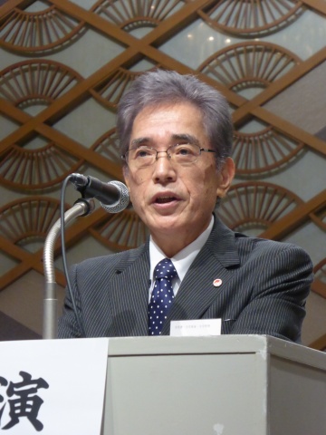 「強靭な組織体制の構築を図る」と述べる会長の市川氏