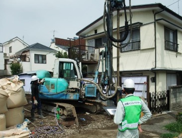 地盤インスペクターによる現場検査の様子