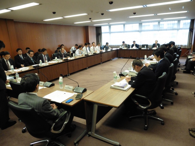 今後、より詳細な調査を実施して、団地再生に関する法整備などを検討していく