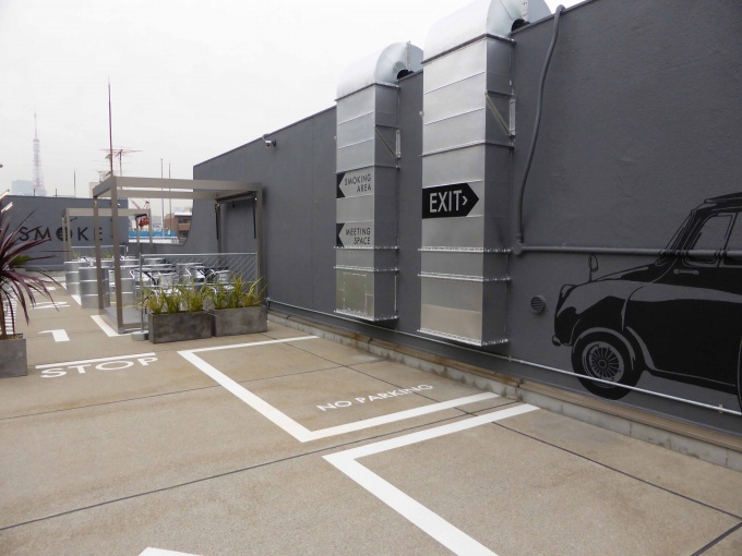 第3東運ビルの屋上にオープンした「Warehouse Rooftop Lounge『PARKING(パーキング)』」