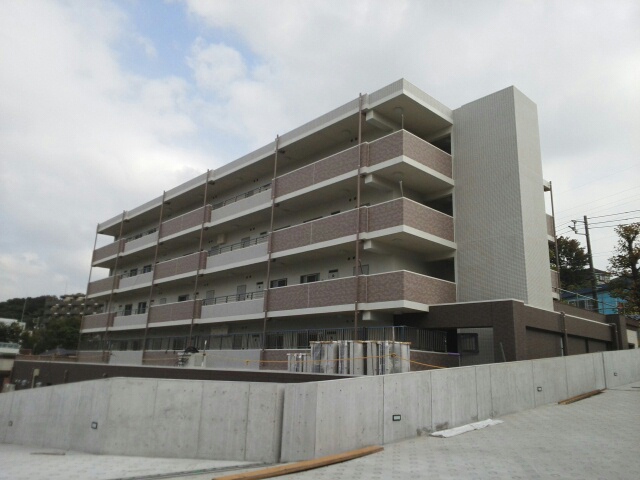 「ケアパートナー三ッ池」を併設した「グランドソレーユ三ッ池公園」