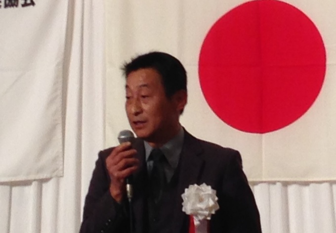 「今年は輝く未来を目指すために種をまけるような年にしていきたい」と話す、吉田支部長