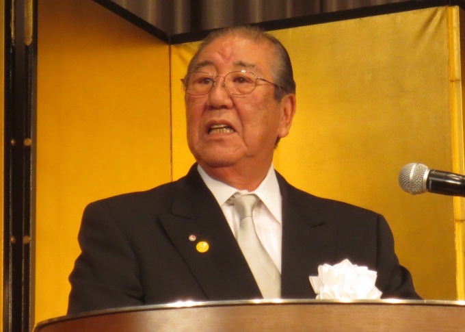 「次の50年に向け飛躍していきたい」と抱負を語る瀬川会長
