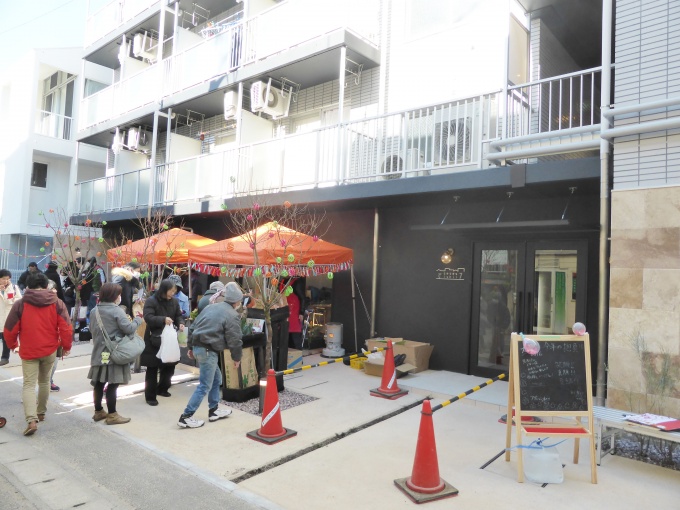 「セシーズ石井7」外観。1階部分を共用スペースとしてリノベーションした