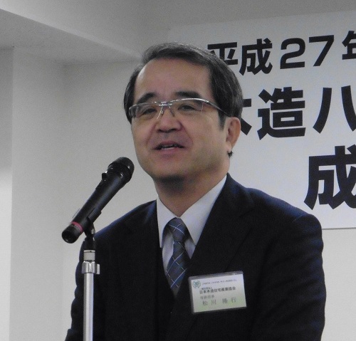 「技術を高め、お客さまとの信頼関係を深めていただくことで、木造住宅そのものの信頼も高まる」などと述べる松川専務理事