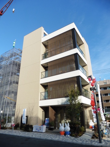 5階建てモデルハウスの外観