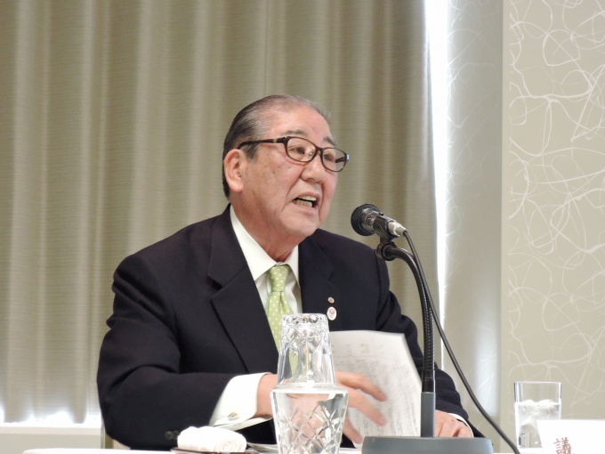 「今後の不動産業界におけるグローバル化のさらなる進展等を望む」と述べる瀬川日本支部会長