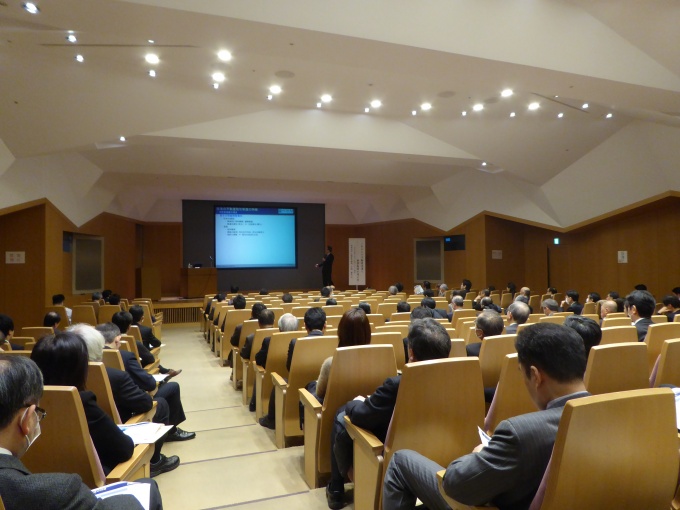 「これからの不動産流通と事業展開の考え方」をテーマに開催された講演会の様子