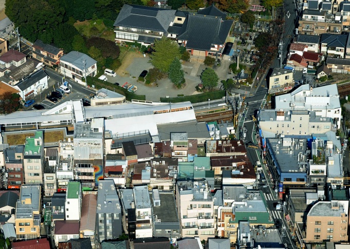 再開発前の様子。低層の商業店舗が密集し、防災上不安視されていた