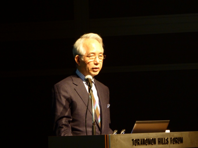 「成熟期を迎えた東京の都市発展に貢献したい」と述べる小林理事長