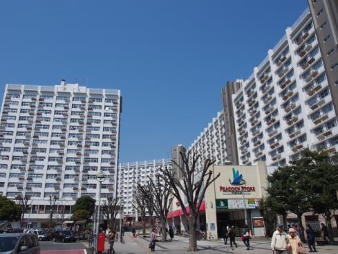 「CCラボ」のある洋光台中央団地外観