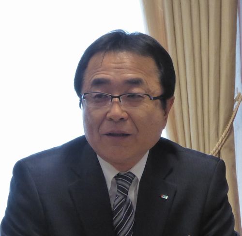 「都市部における新たな地域包括ケアのモデルとなるよう取り組んでいきたい」などと語る南谷社長