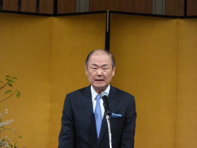 「人材育成を中心としたサービスを提供することで他社と差別化。今期600店舗突破を目指す」と話す河野社長