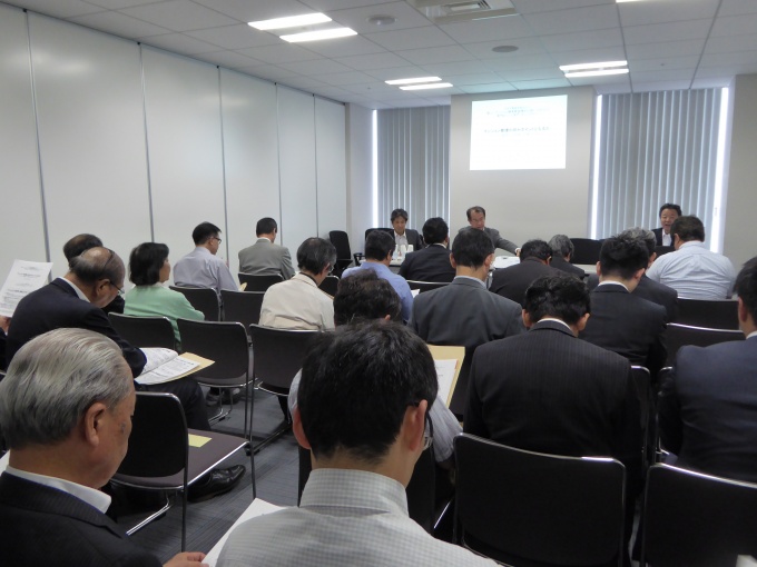 5名の登壇者がリレー方式でセミナーを行なった