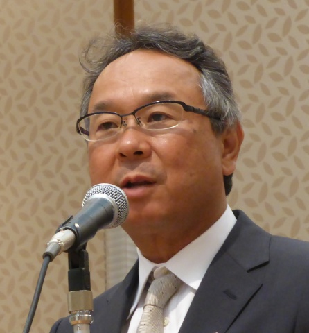 宅建業法改正の成立を会員に報告した中村本部長