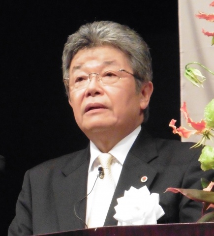 会長に再任した坂本氏は「支部の活性化を、県全体の活性化につなげたい」と抱負を述べた
