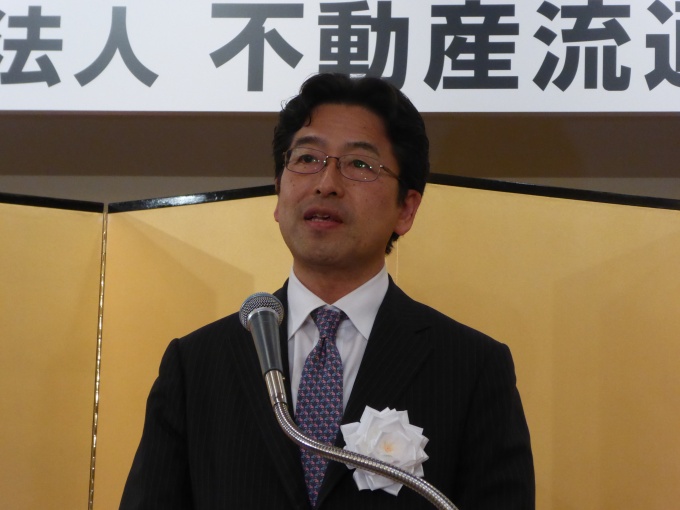 「本年度を“既存住宅市場活性化元年”と位置付け、インスペクションの制度設計、現場への浸透に積極的に取り組んでいく」などと話した田中理事長