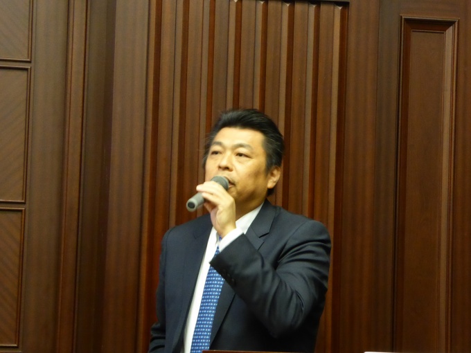 「社会的重要なテーマについて時代の先を見据えてタイムリーに研修会・講演会で取り上げていきたい」と話す、吉村会長