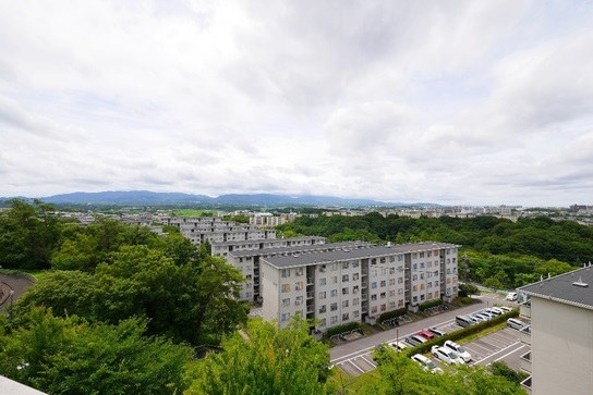 「茶山台団地」外観