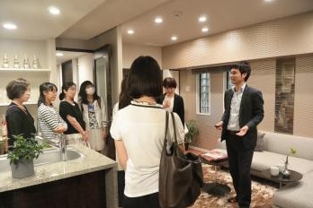 「リビオ人形町日本橋浜町グリーンテラス」モデルルーム現地見学会の様子