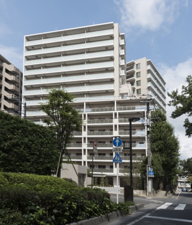 「プレミスト大宮氷川参道」外観