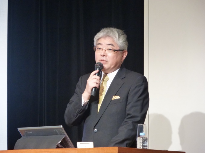 「不動産事業を発展させ、2020年度には単体で売上200億円、営業利益30%を目指す」と述べる同社代表取締役社長の渡辺雅隆氏
