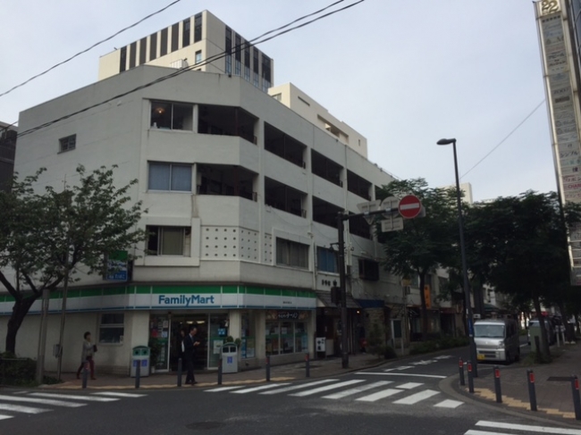 「弁三ビル」外観