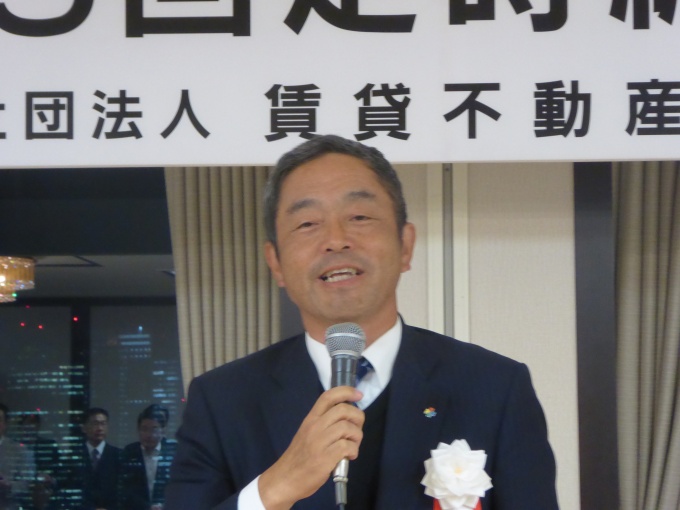 「管理士資格の国家資格化を推進するのはもちろんだが、有資格者へのフォローアップ、資格更新業務の支援も行なっていく」と抱負を述べた末永会長