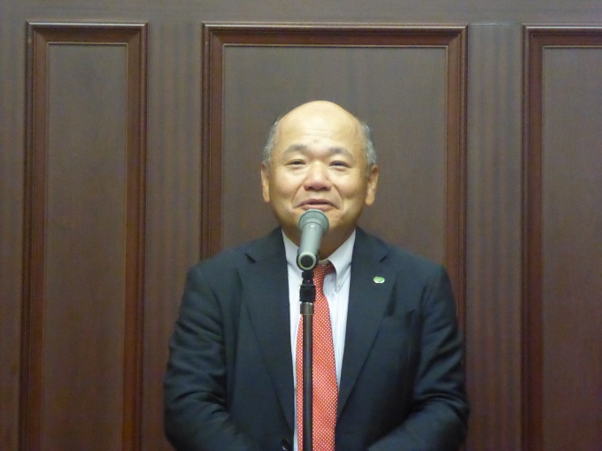 「『一室入魂』を全社員のコミットメントに、選ばれる管理会社を目指す」などと挨拶した重吉社長