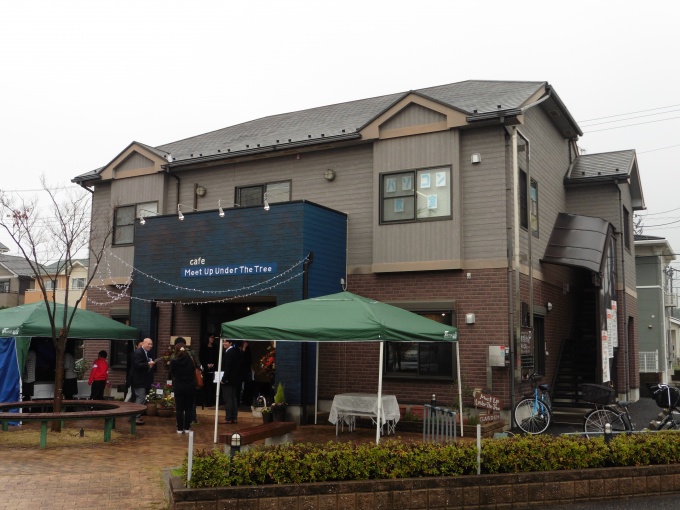 旧千葉支店を改装してオープンしたコミュニティカフェ