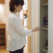 把手レス収納開き扉