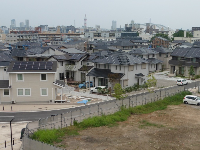 先行オープンした住宅街区。太陽光発電などさまざまな創エネ・省エネアイテムによりゼロ・カーボンのまちを目指す