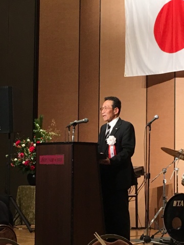 「今年は創立60周年を迎える記念すべき年。それにあわせて新たなビジョン策定を進めていきたい」と挨拶する小寺会長
