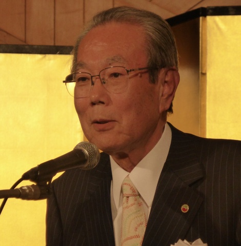 「市場は堅調だが、先行き不透明感はぬぐえない」と述べた伊藤会長