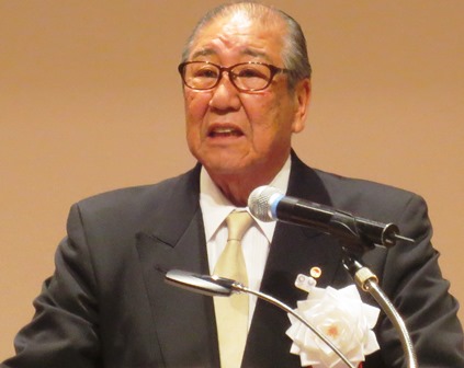 「変化の激しい時代でも臆することなく前に進みたい」と話す瀬川会長