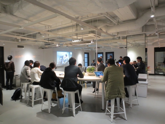 ラボ内の会員ラウンジ