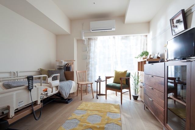2階のケアフロアには、風呂有り風呂なし合わせて28戸のワンルームを用意。フロア専属スタッフが常駐し、一般フロアの基本サービスに加え、突発的な介護介助、食事支援などの「見守りサービス」を提供する
