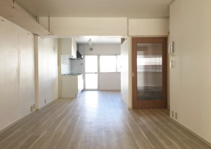 子供の成長とともに建具やロールカーテンでゾーニングを変更できるリノベプランを採用